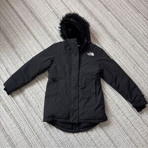 The North Face Dryvent 600 Girls Parka Black Size Medium Fur Hood Down Puffer